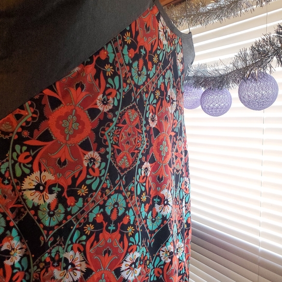 LulaRoe 3/4 sleeve top - Picture 4 of 4